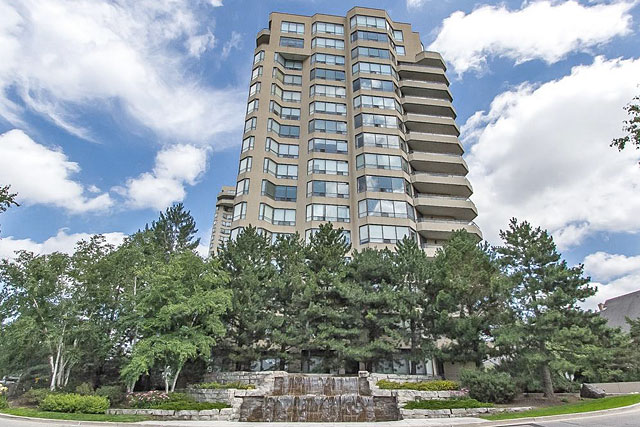 Waterpark Place Condominiums at 4 and 6 Willow Street, Waterloo